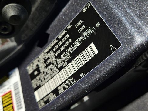 Certified 2023 Toyota Highlander L image 19