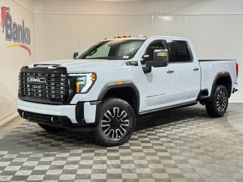 New 2026 GMC Sierra 2500 Denali Ultimate AWD/4WD image 2