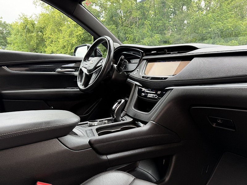 Used 2023 Cadillac XT5 Premium Luxury w/ LPO, Floor Liner Package AWD/4WD image 18