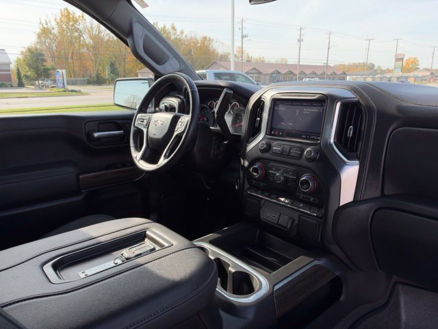 Used 2022 Chevrolet Silverado 1500 RST w/ Redline Edition AWD/4WD image 9