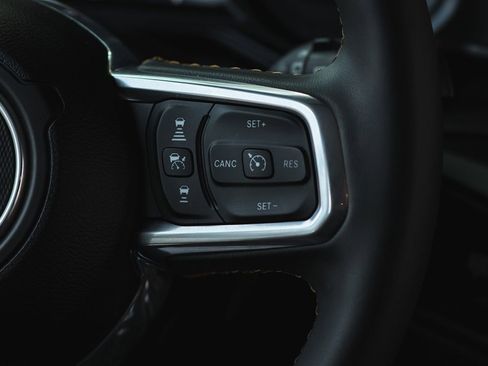 Used 2024 Jeep Wrangler Sahara image 35