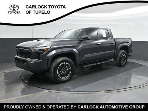Used 2025 Toyota Tacoma TRD Sport AWD/4WD image 9