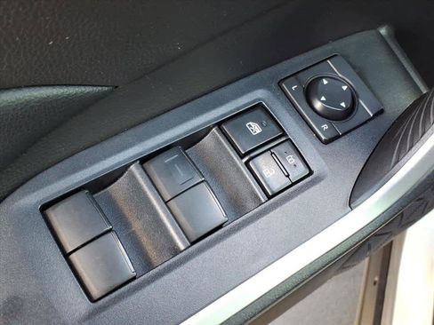 Used 2022 Toyota RAV4 LE image 24