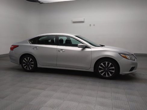Used 2017 Nissan Altima 2.5 SV image 11