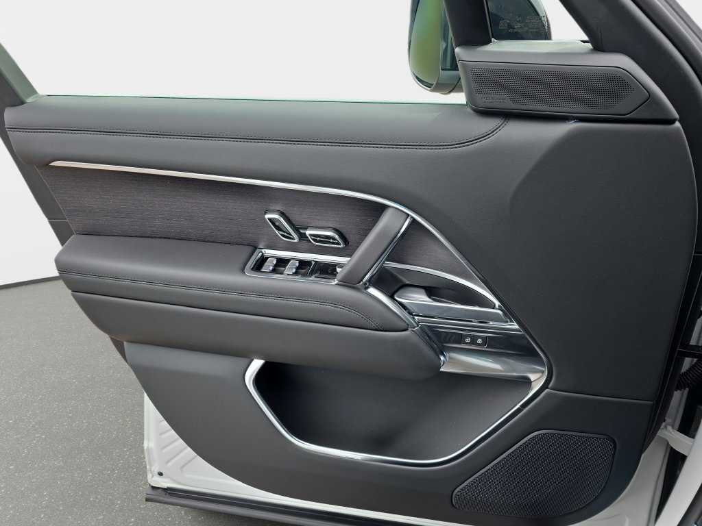 New 2026 Land Rover Range Rover SE AWD/4WD image 19