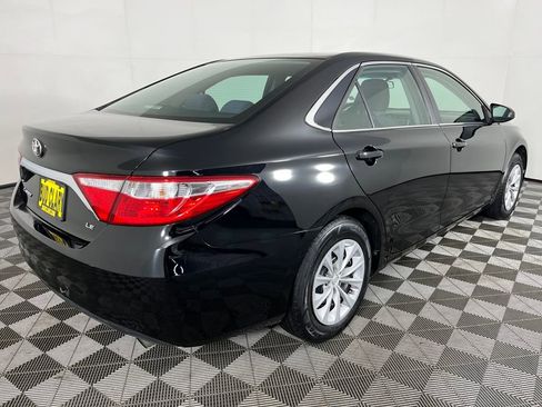 Used 2015 Toyota Camry XLE image 6