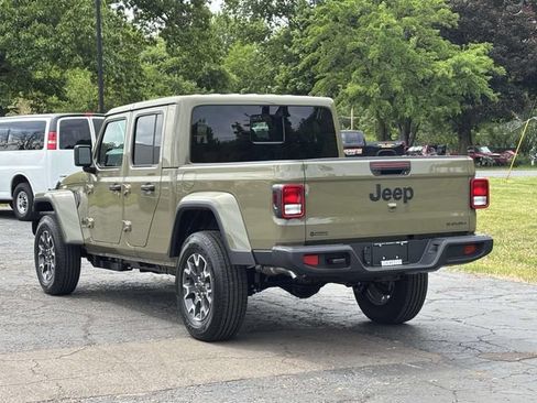 New 2026 Jeep Gladiator Sport AWD/4WD image 11