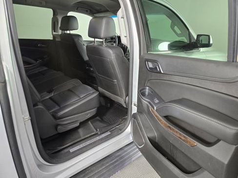 Used 2018 Chevrolet Suburban LT AWD/4WD image 13