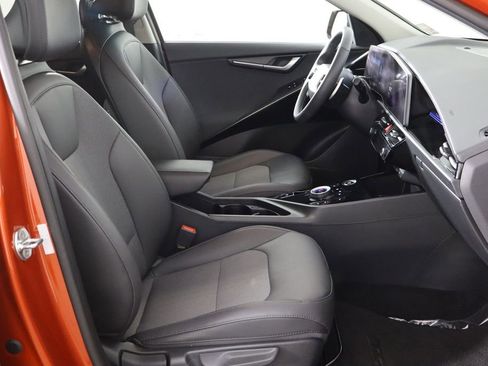 Used 2023 Kia Niro Wind w/ Wind Preserve Package FWD image 17