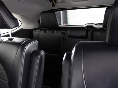 Used 2022 Toyota Highlander XLE image 21