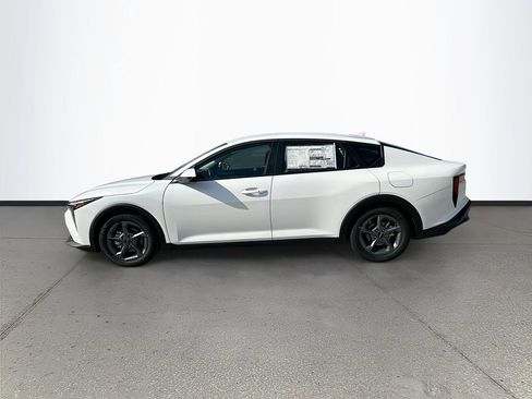 New 2025 Kia K4 LXS image 4