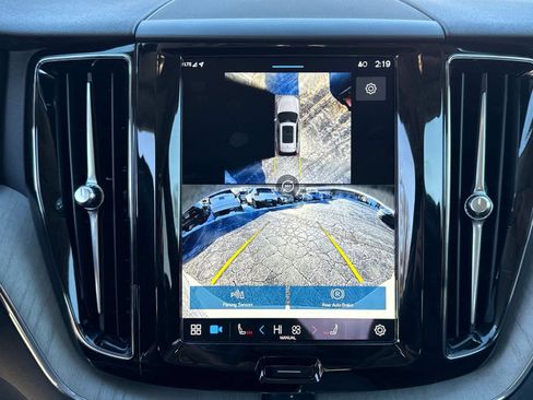 Certified 2025 Volvo XC60 B5 Plus image 23