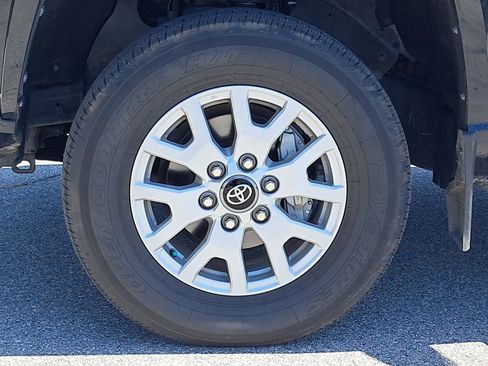 Used 2024 Toyota Tacoma SR5 AWD/4WD image 10
