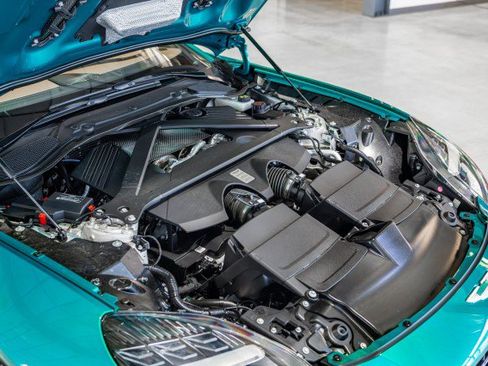 Used 2025 Aston Martin V8 Vantage Coupe RWD image 24