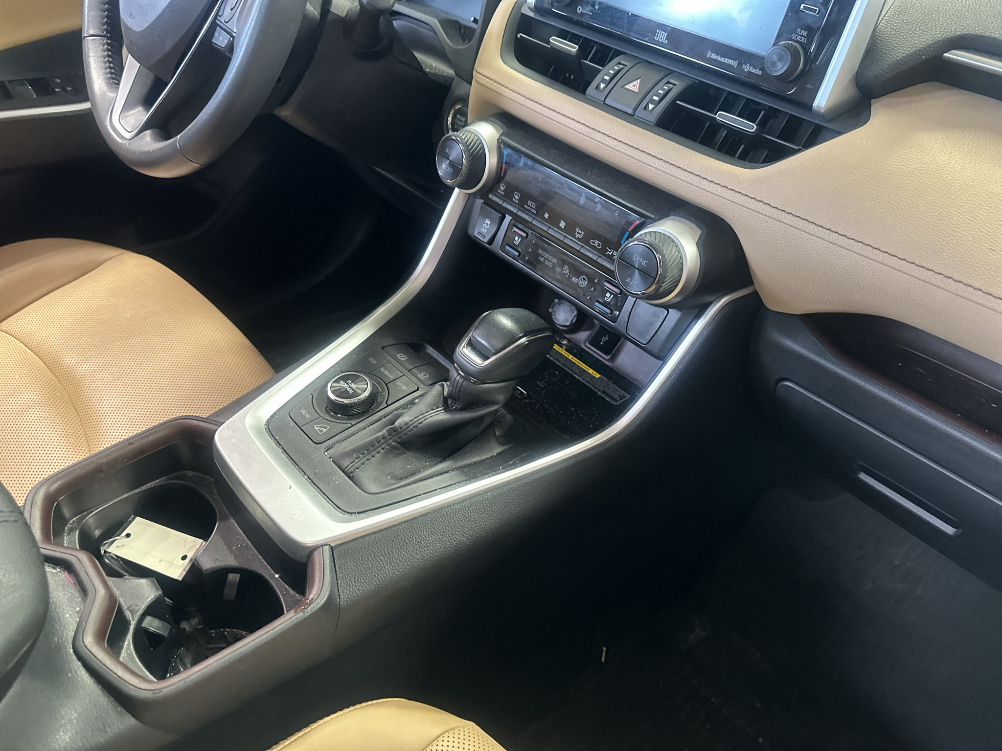 Used 2021 Toyota RAV4 Limited AWD/4WD image 8