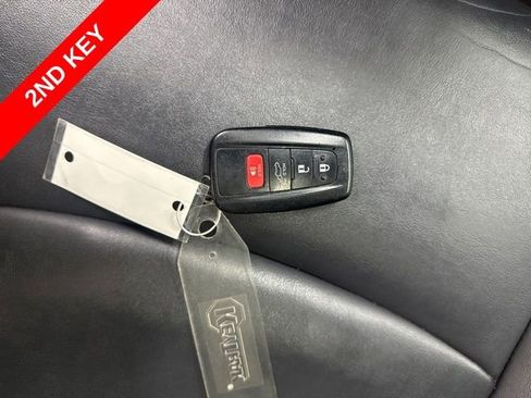 Used 2019 Toyota RAV4 Limited FWD image 15