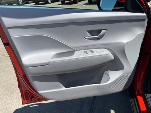 Used 2025 Hyundai Kona SEL AWD/4WD image 21