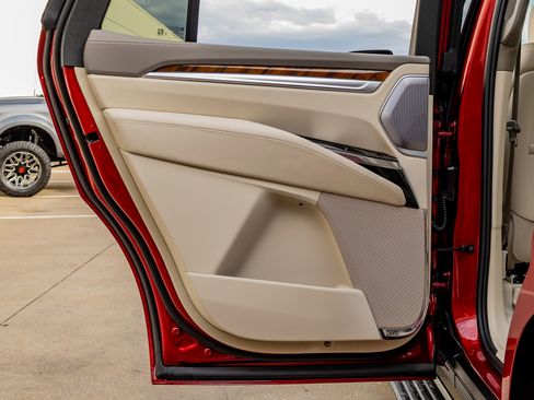 Used 2025 Cadillac Escalade Sport Platinum w/ LPO, Floor Liner Package image 40