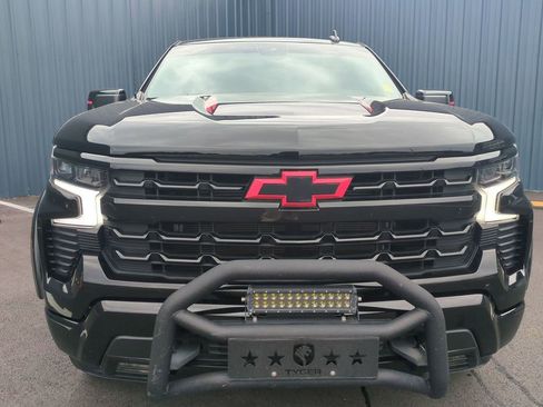 Used 2023 Chevrolet Silverado 1500 RST w/ Redline Edition AWD/4WD image 2
