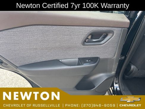 Used 2023 Nissan Rogue S FWD image 35