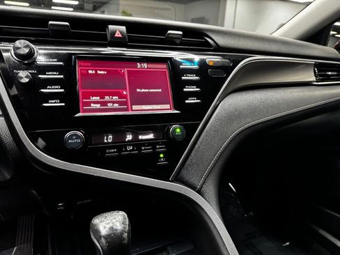 Used 2018 Toyota Camry SE w/ Protection Package (Q2) image 25