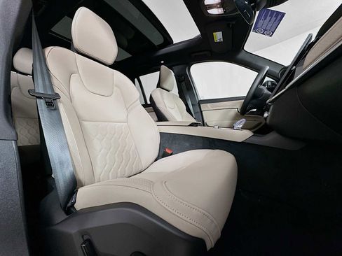 New 2026 Volvo XC90 T8 Plus image 28