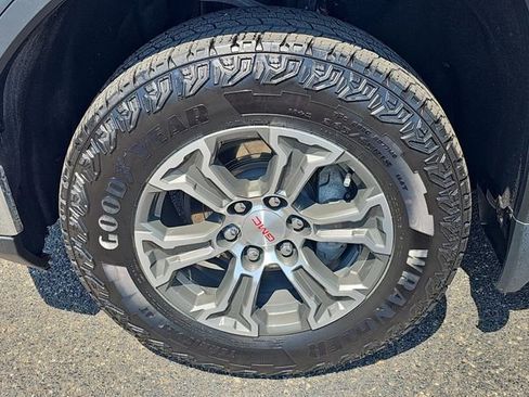 Used 2024 GMC Sierra 1500 SLE w/ X31 Off-Road Package AWD/4WD image 33