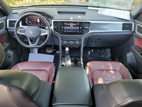 Used 2022 Volkswagen Atlas Cross Sport SEL Premium R-Line AWD/4WD image 16