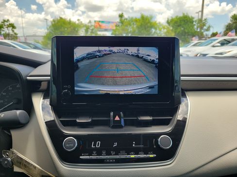 Used 2023 Toyota Corolla LE FWD image 27