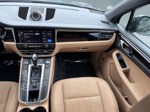 Used 2019 Porsche Macan AWD/4WD image 31