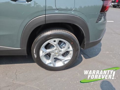 New 2026 Chevrolet Trax LS w/ LS Convenience Package FWD image 21