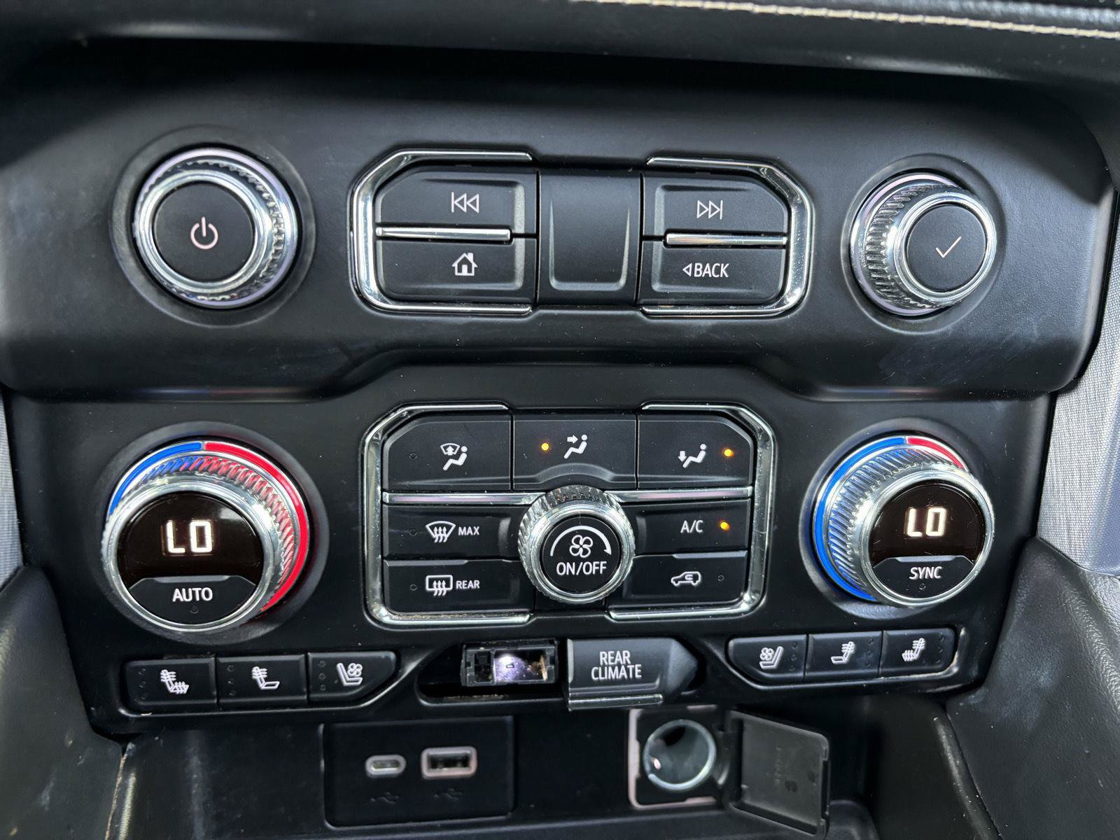Used 2021 GMC Yukon SLT w/ SLT Luxury Plus Package AWD/4WD image 40