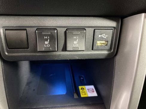 Used 2022 Toyota Corolla Cross XLE image 21