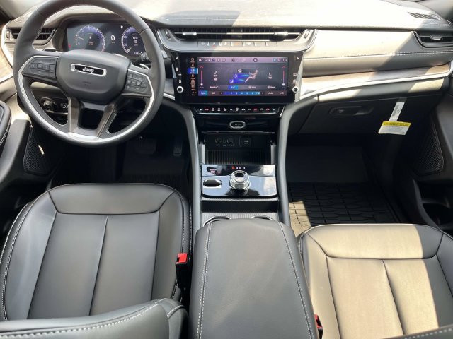 New 2027 Jeep Grand Cherokee Limited w/ Limited Altitude Package AWD/4WD image 17