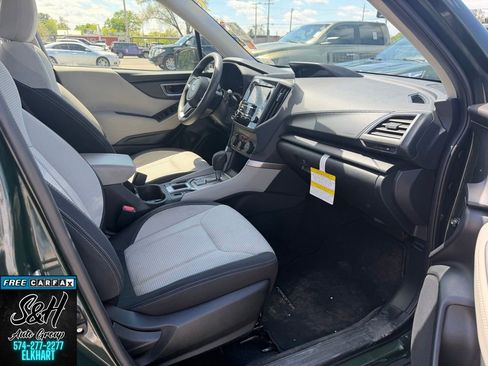 Used 2023 Subaru Forester AWD/4WD image 10