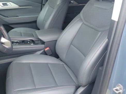 Used 2026 Ford Explorer Active w/ Active Comfort Package RWD image 8