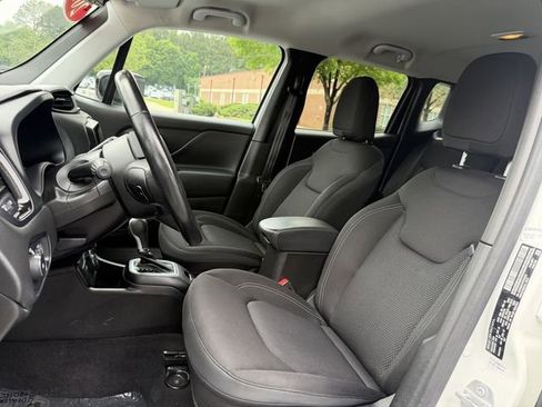 Used 2023 Jeep Renegade Altitude w/ Convenience Group I AWD/4WD image 10