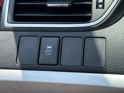 Used 2017 Toyota Camry SE FWD image 28
