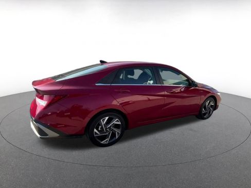 Used 2025 Hyundai Elantra SEL image 15