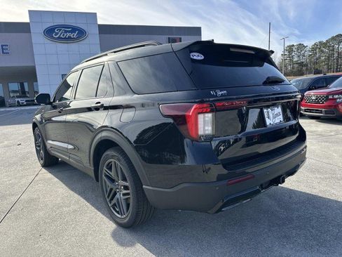 New 2026 Ford Explorer ST-Line w/ ST-Line Street Pack image 5