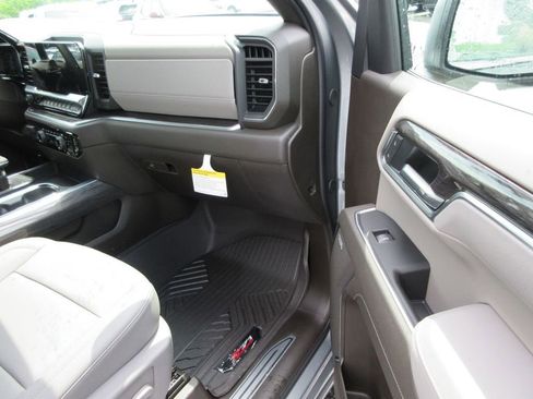 New 2026 Chevrolet Silverado 1500 LTZ w/ LTZ Premium Package AWD/4WD image 20