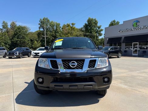 Used 2017 Nissan Frontier SV w/ SV Value Truck Package AWD/4WD image 2