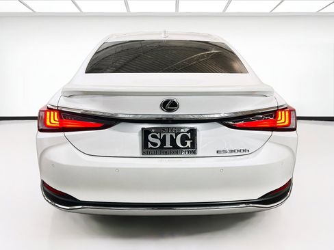 Used 2025 Lexus ES 300h w/ Premium Package image 5
