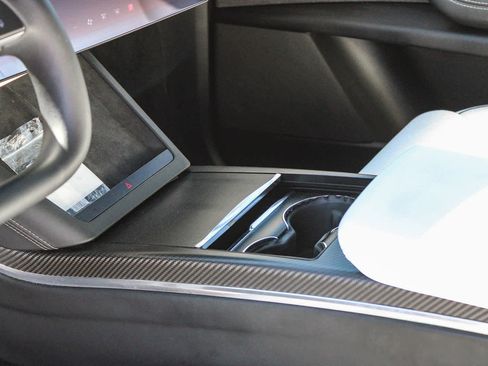 Used 2022 Tesla Model X Plaid image 24