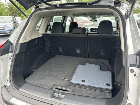 Used 2023 Nissan Rogue SV FWD image 12