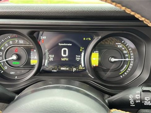 Used 2024 Jeep Wrangler Unlimited image 13