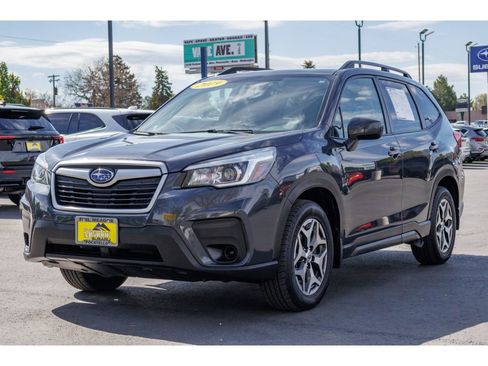 Used 2019 Subaru Forester Premium w/ All-Weather Package AWD/4WD image 7