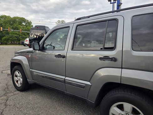 Used 2012 Jeep Liberty Sport w/ Popular Equipment Group AWD/4WD image 9