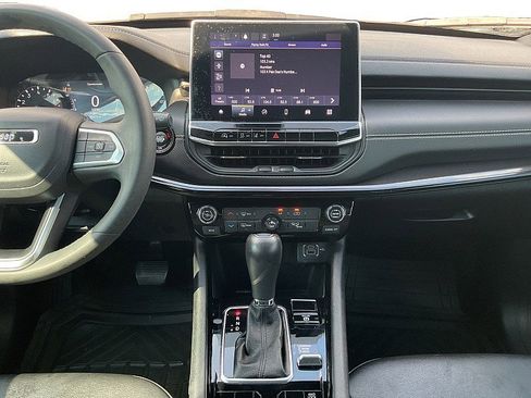 Used 2024 Jeep Compass Latitude w/ Altitude Special Edition image 14