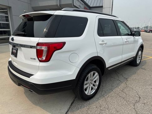 Used 2019 Ford Explorer XLT AWD/4WD image 5